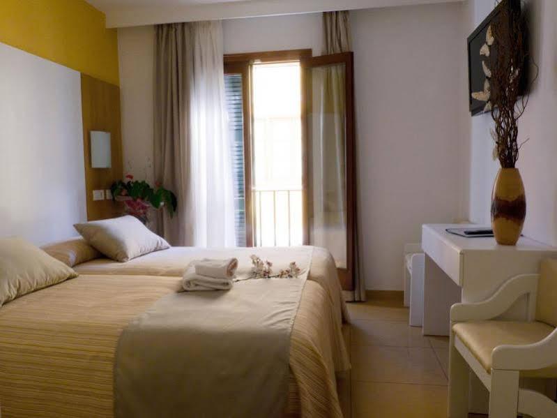 Sagitario Hostal Ciutadella Ciutadella  Exterior photo